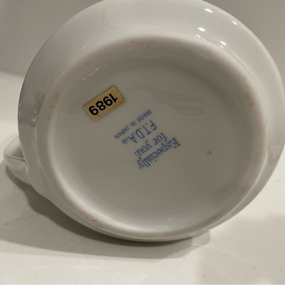 Vintage porcelain floral pitcher especially for you FTDA made in Japan 1989 - Picture 6 of 6